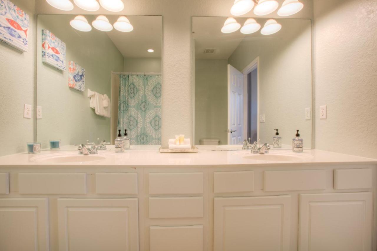 Cozy Townhome In Vista Cay Resort W Garage كيسيمي المظهر الخارجي الصورة